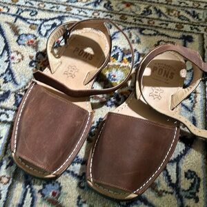 Pons Avaracas Sandals